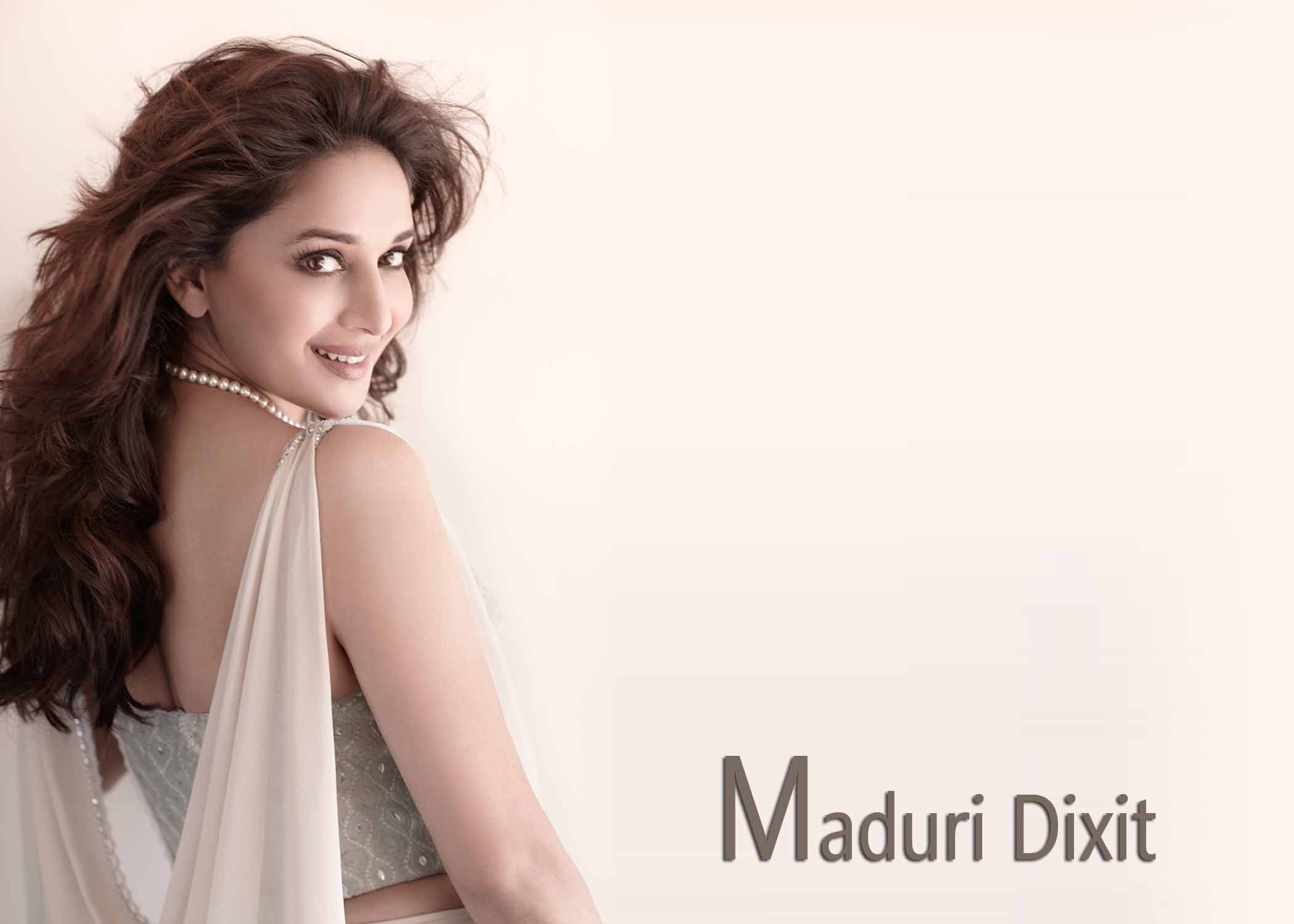 	madhuri-dixit-free-wallpapers-and-backgrounds