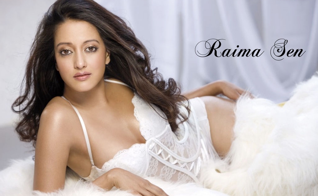 Raima-Sen-Charming-In-HD-Sexy-Wallpapers