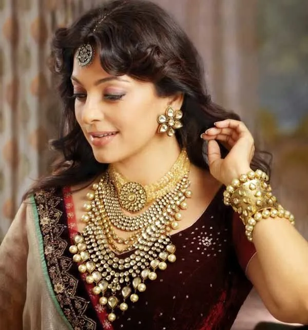 juhi chawla face indian actress bollywood wallpapers