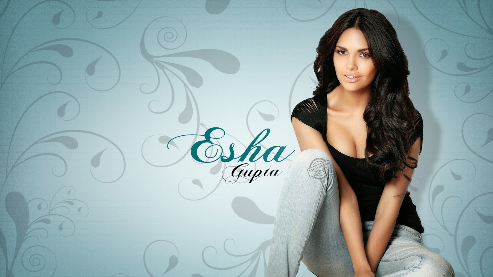 esha-gupta-wallpaper