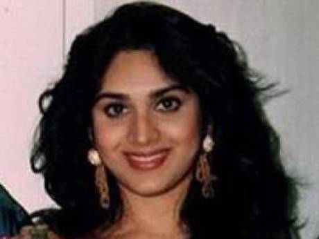 Meenakshi Sheshadri Wallpapers hd Free Download