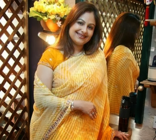 Ayesha Jhulka HD pics