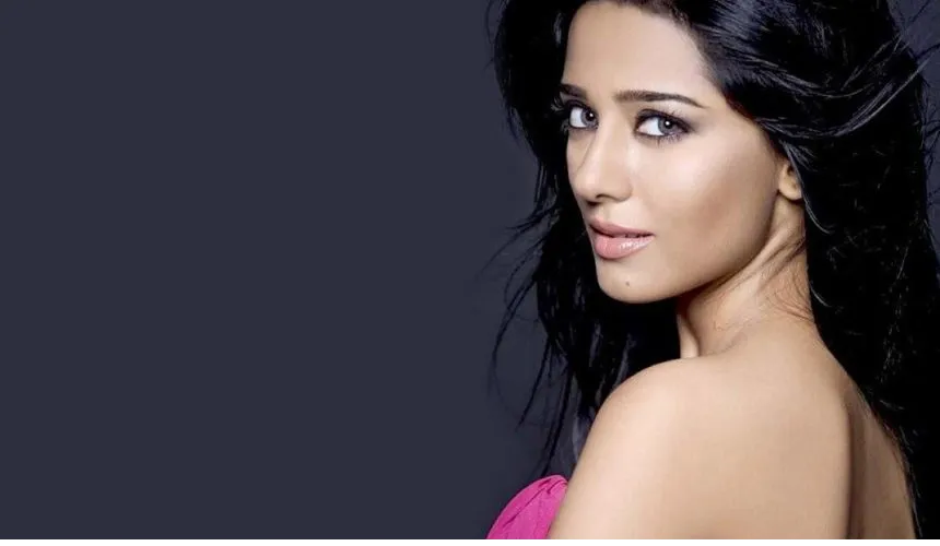 4k amrita rao wallpaper