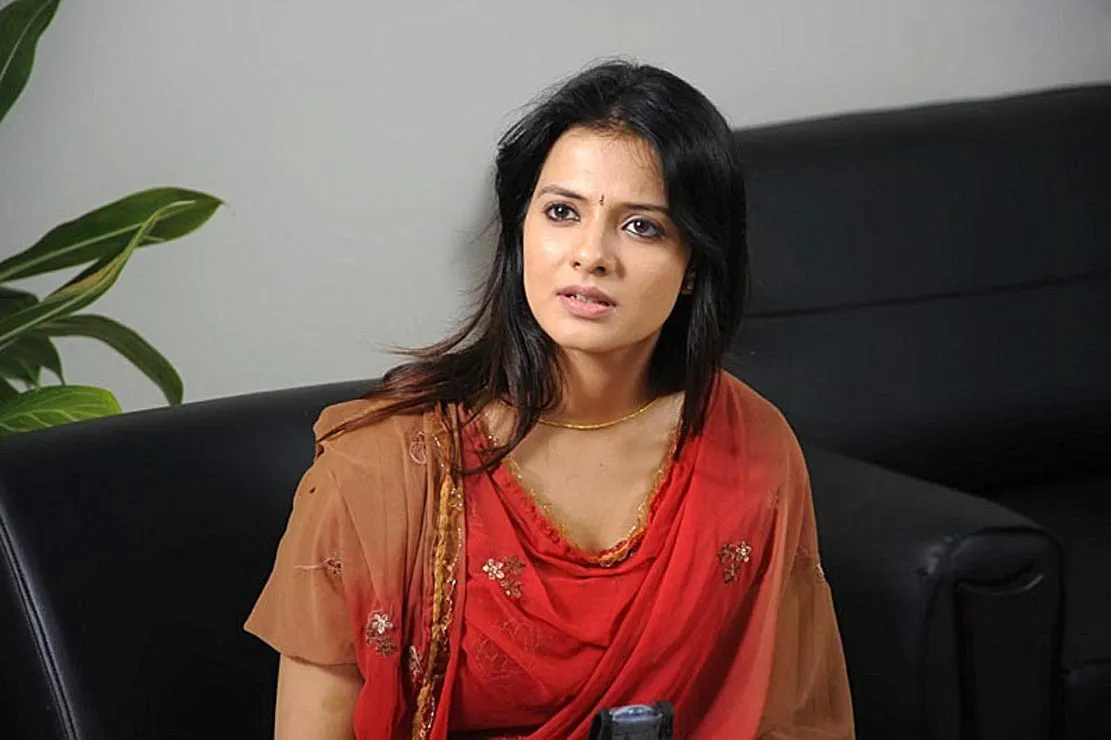 saloni hot pics