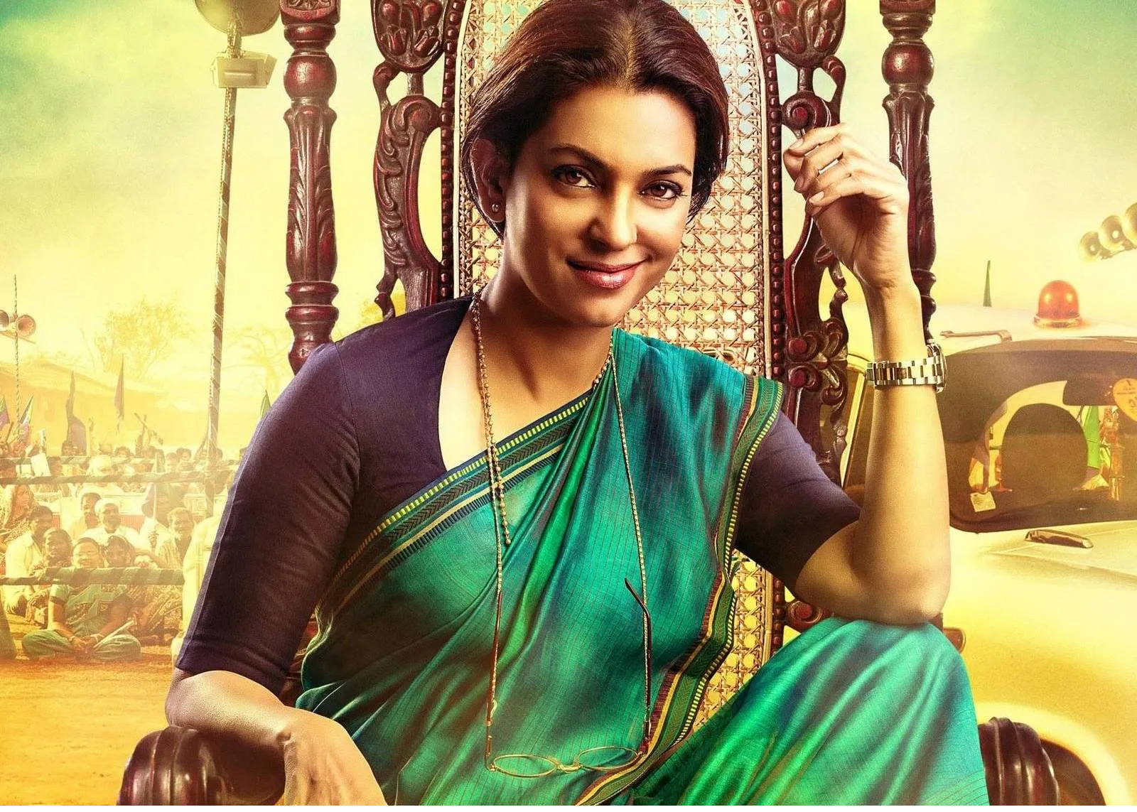 juhi chawla face indian actress brown eyes bollywood