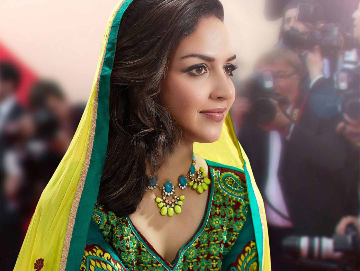 Actress-Esha-Deol-Hot-Cute-HD-Wallpaper