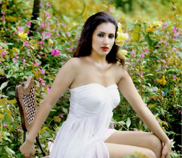 Aditi Gupta Wallpapers