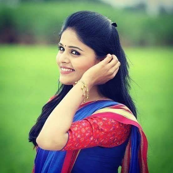 Akshaya-Deodhar-marathi-actress