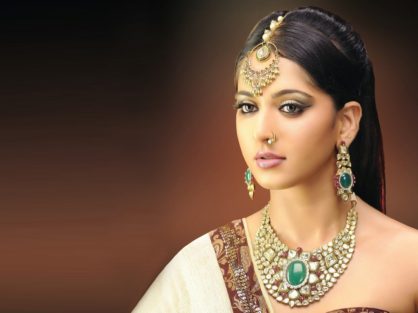 Anushka-Shetty-Tamil-Actress-HD-Wallpapers