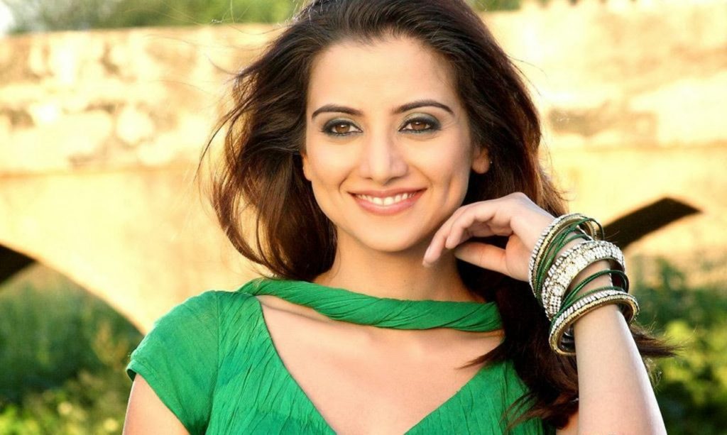	Beautiful-Kulraj-Randhawa-Lucky-Kabootar-