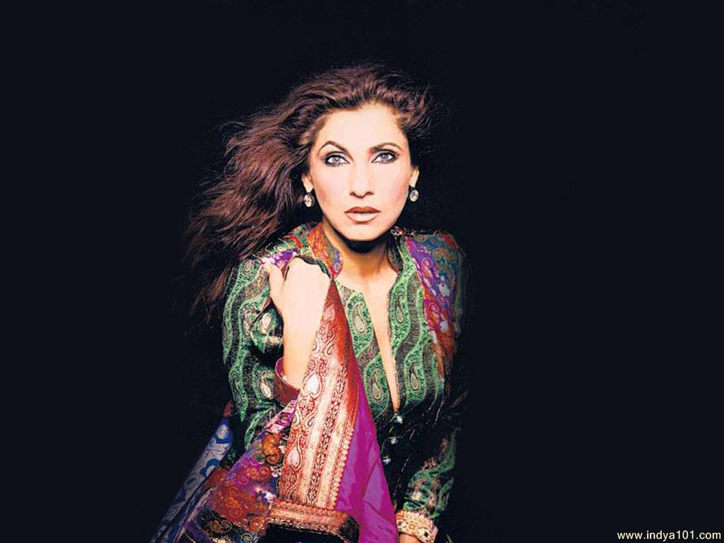 Dimple-Kapadia-wallpaper