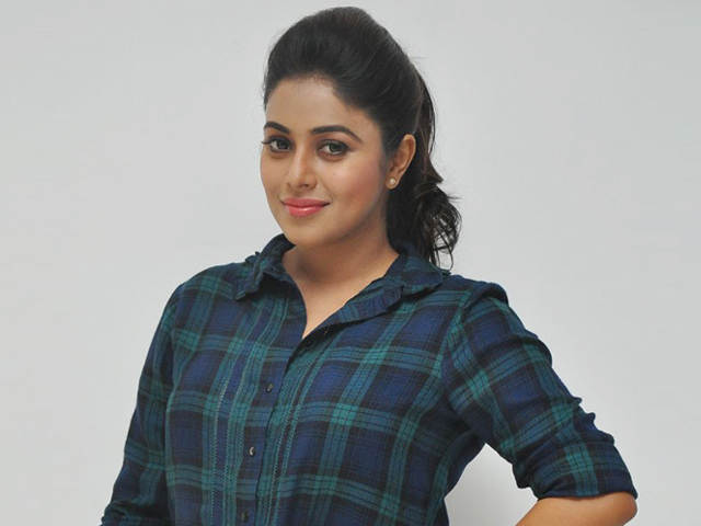 Poorna-Latest1-Pics