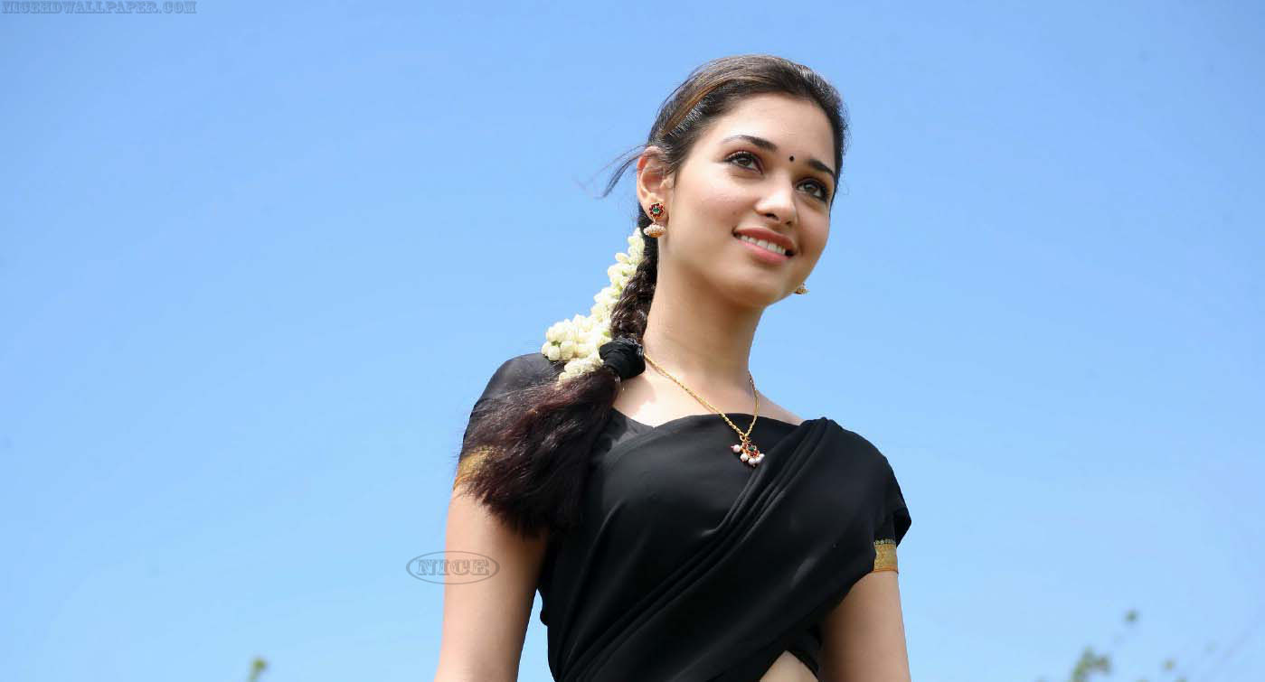 Tammana-bhatia-in-black-saree-hd-wallpaper