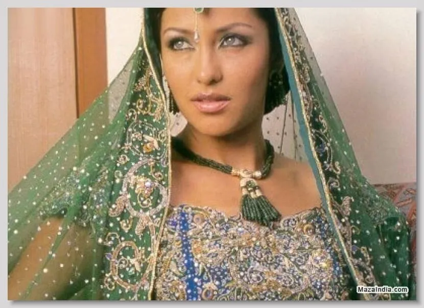 aditi govitrikar 24