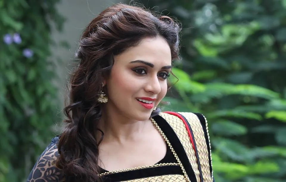 amruta khanvilkar hd photo