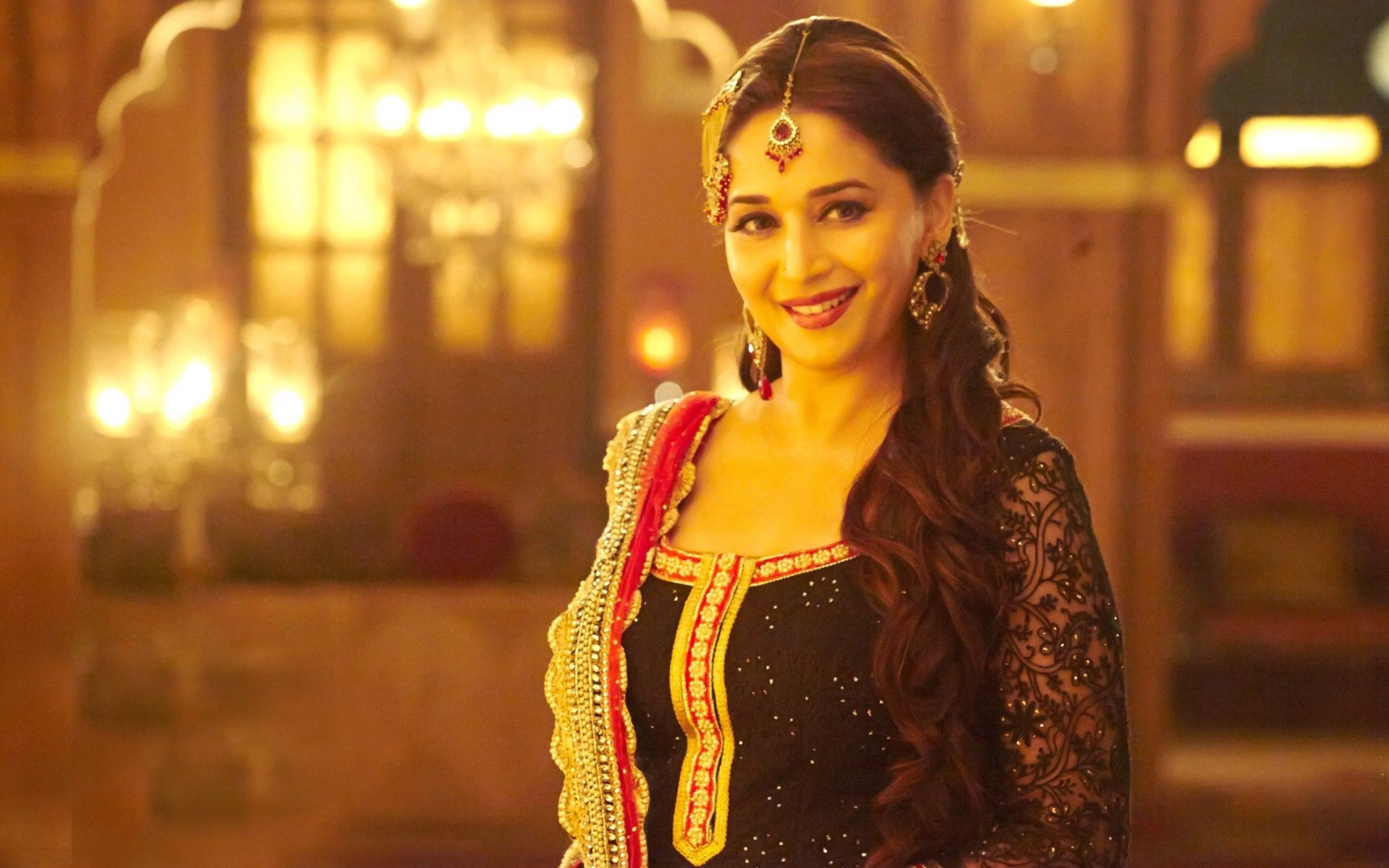 beautiful madhuri dixit hd wallpapers
