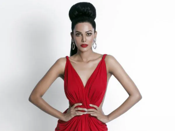 beauty queen natasha suri to debut in bollywood