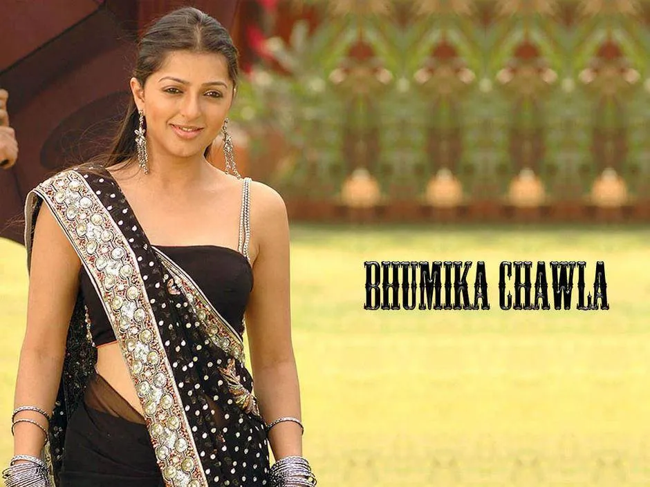 bhumika chawla black saree hot wallpaper
