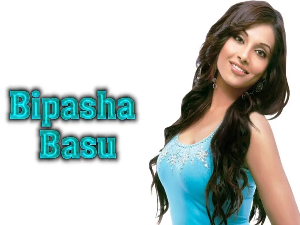 bipasha basu smiling face wallpaper