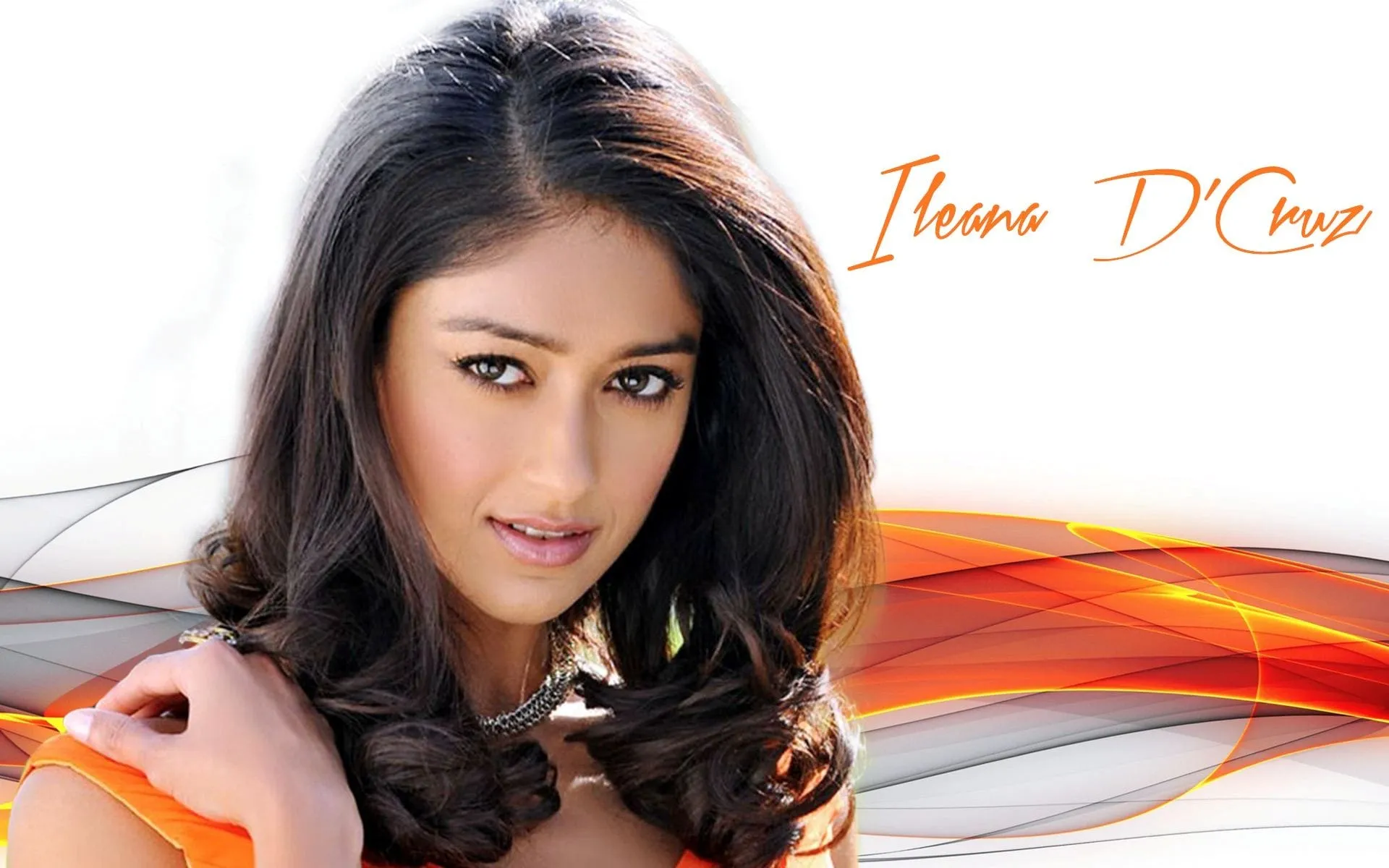 cute lovely smile face of indian celebrity ileana dcruz hd wallpapers