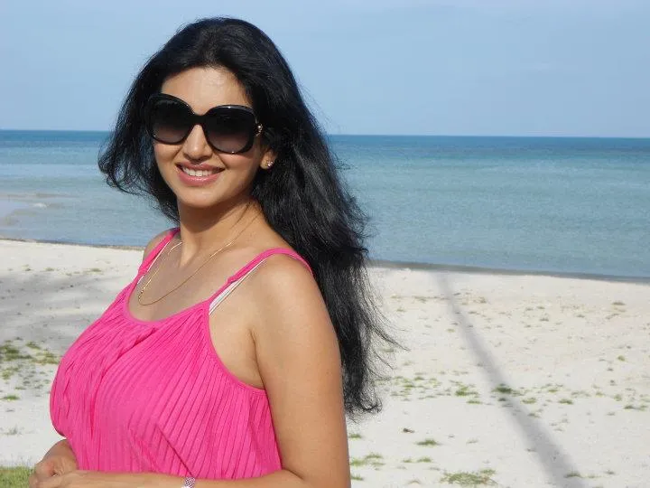 deepti bhatnagar hot sexy wallpapers
