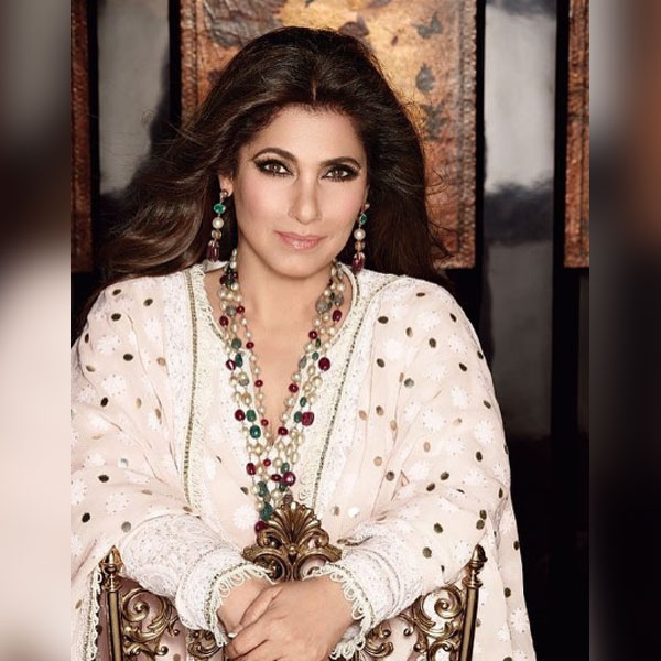 dimple-kapadia-is-the-perfect-example-of-how-to-age-gracefully