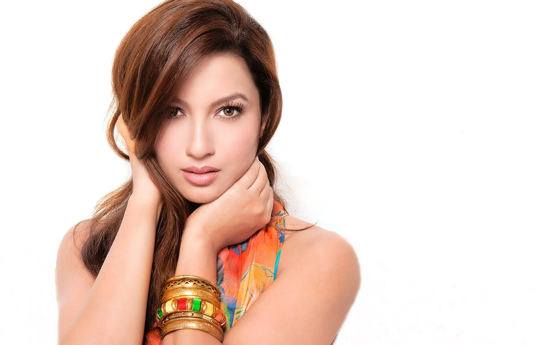 glamorous gauhar khan hd wallpaper