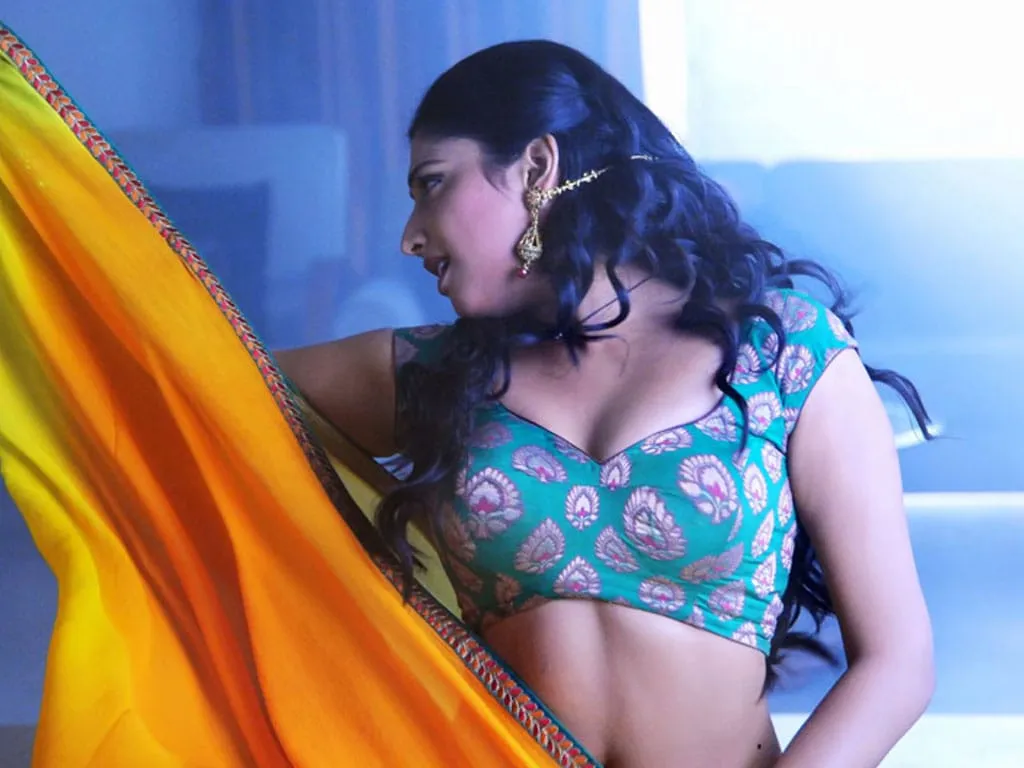 haripriya hd saree wallpaper