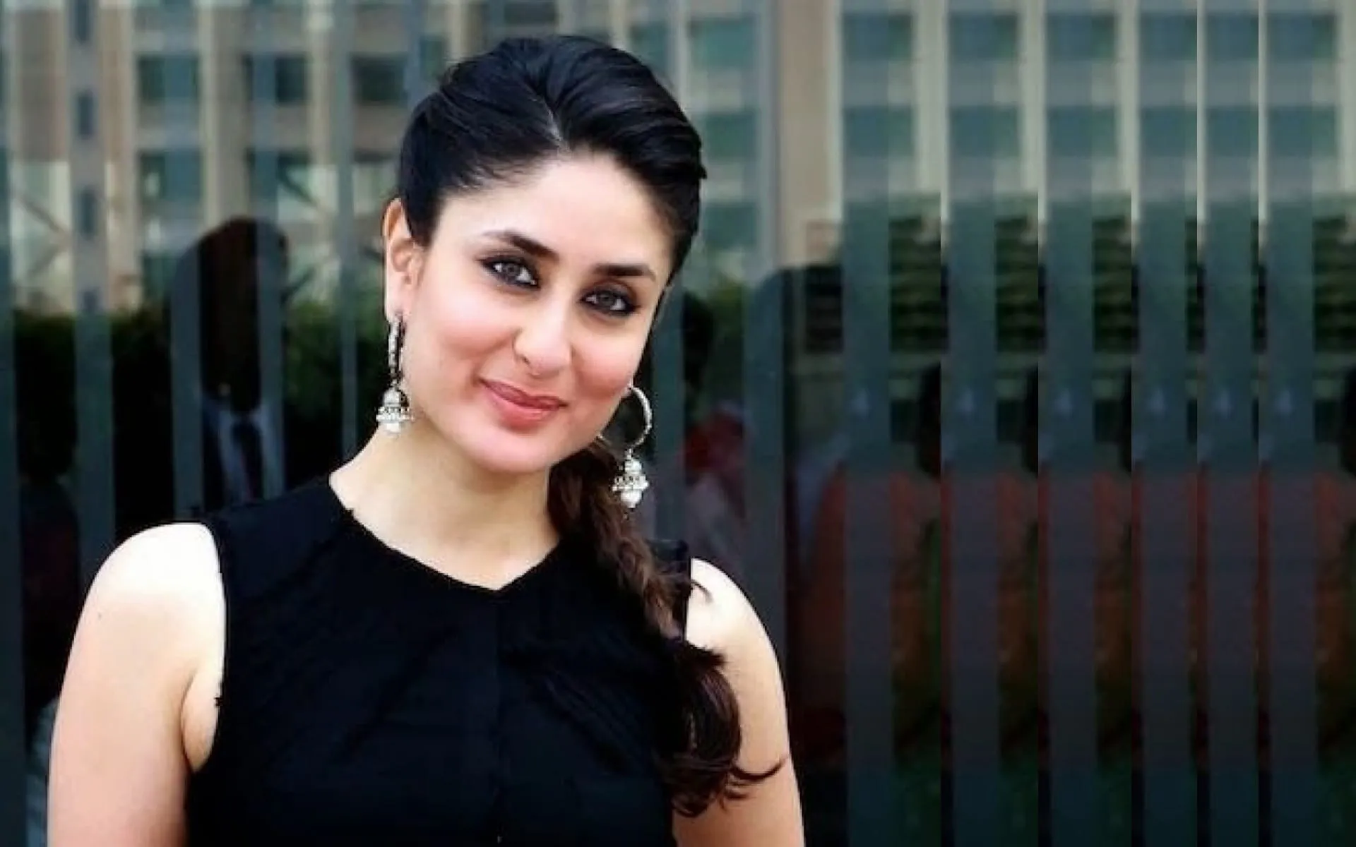 	hd kareena kapoor wallpaper