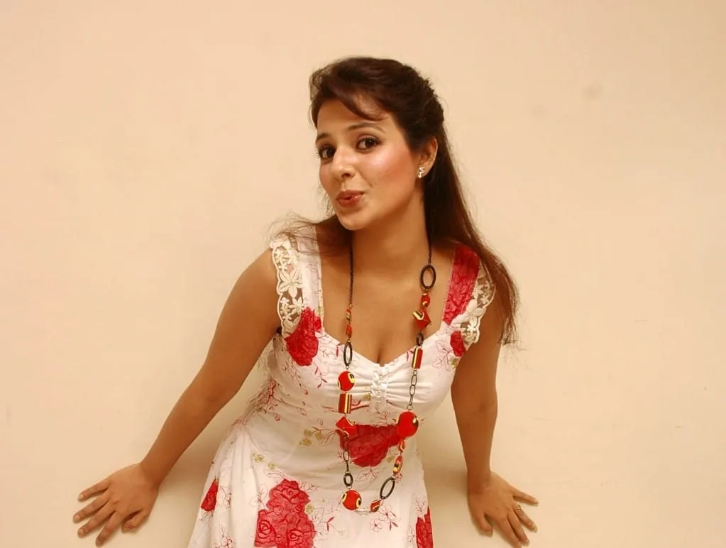 heroine saloni pics
