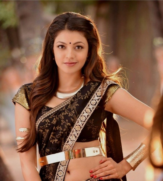 hot-kajal-in-black-saree