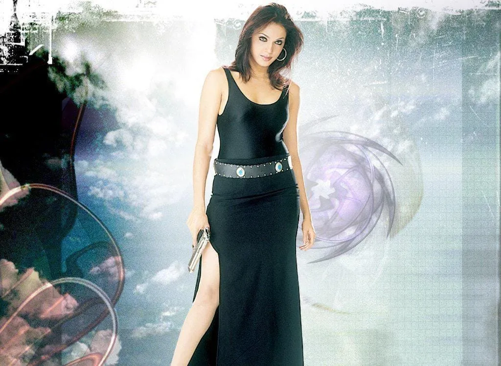 isha koppikar sexy leg wallpapers