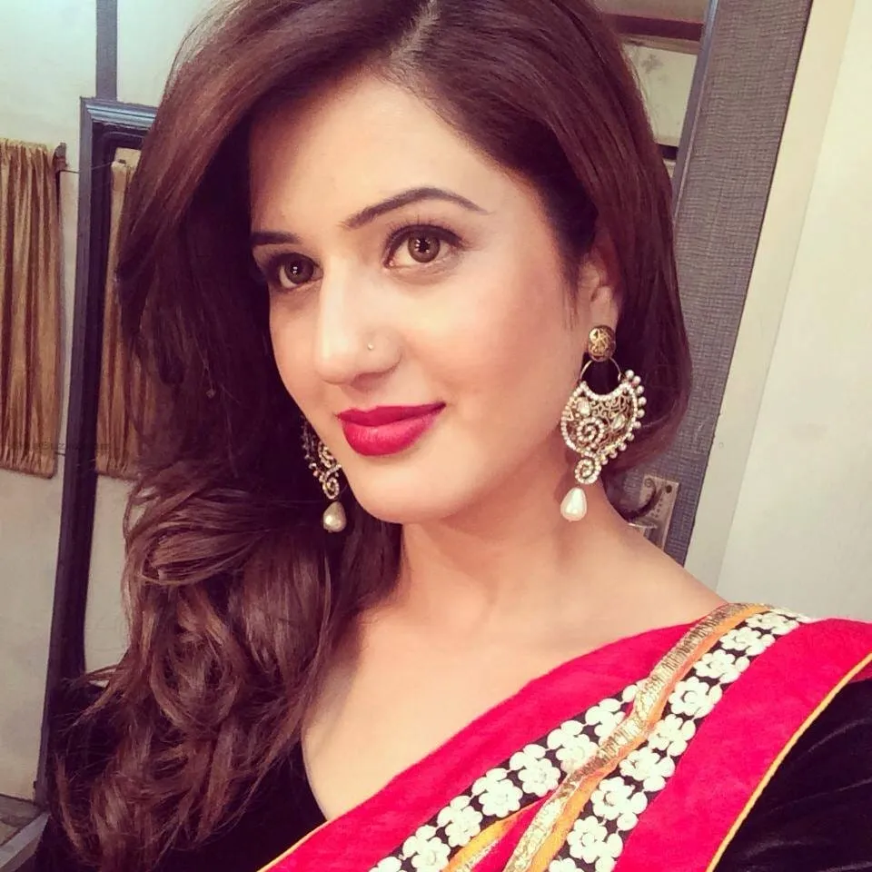 isha rikhi punjabi actress hot hd wallpapers photos
