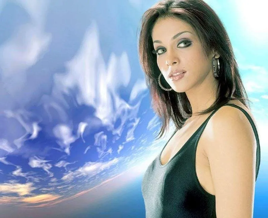 isha koppikar hd cute wallpapers