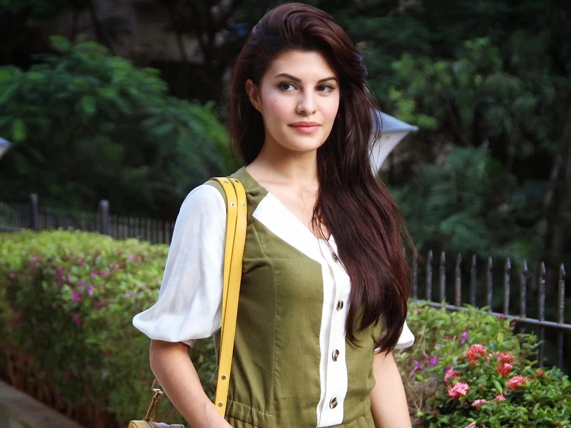 jacqueline fernandez hd wallpapers long hair