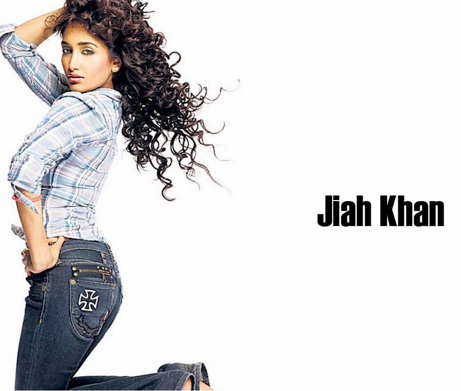 jiah_khan_in_jeans_8691