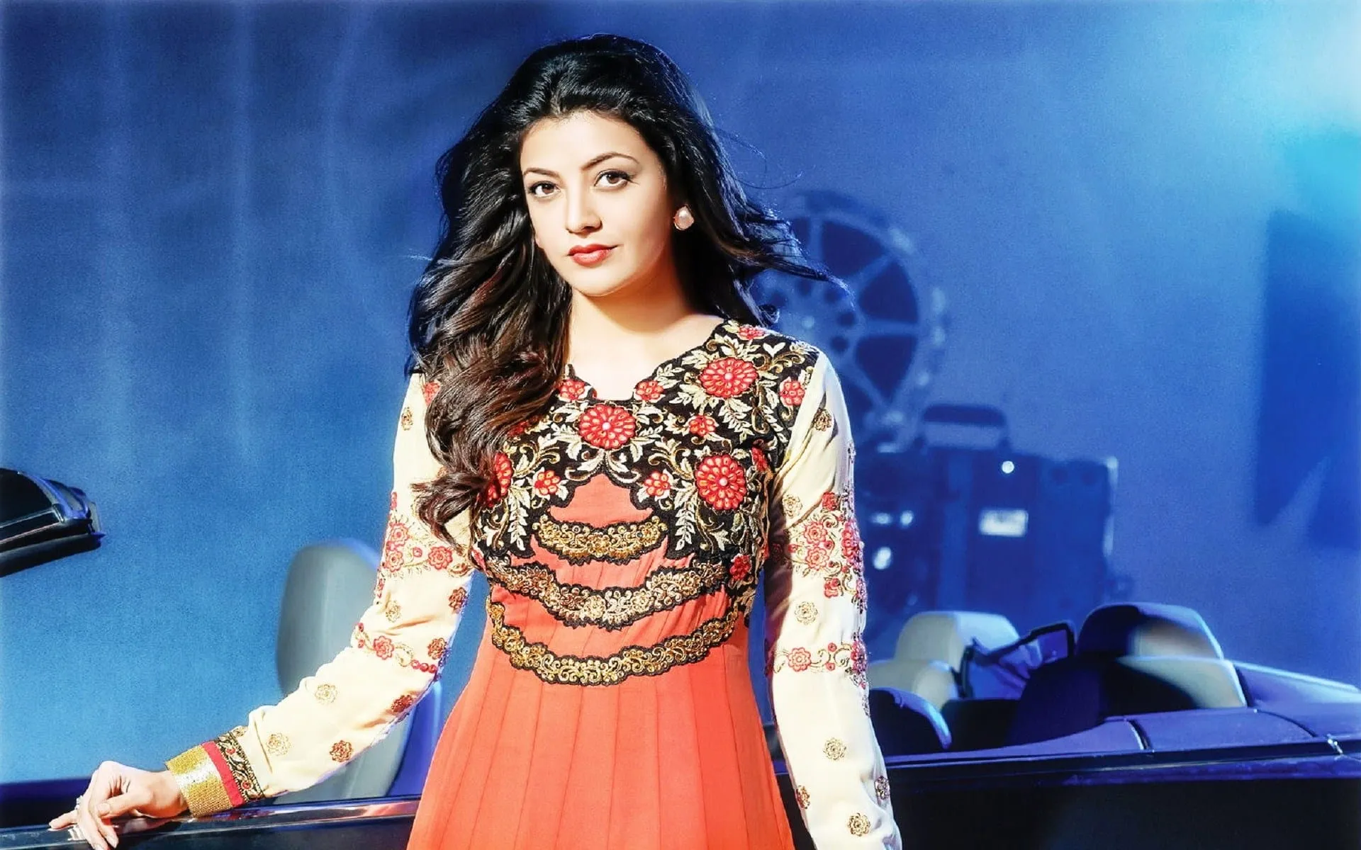 kajal agarwal dress wallpapers