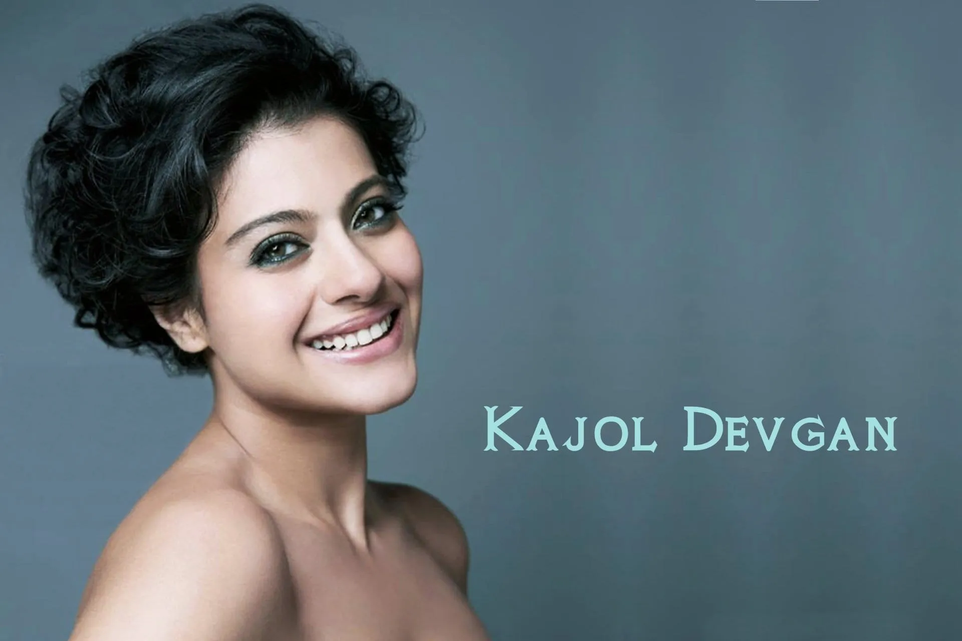 kajol devgan smile wallpaper