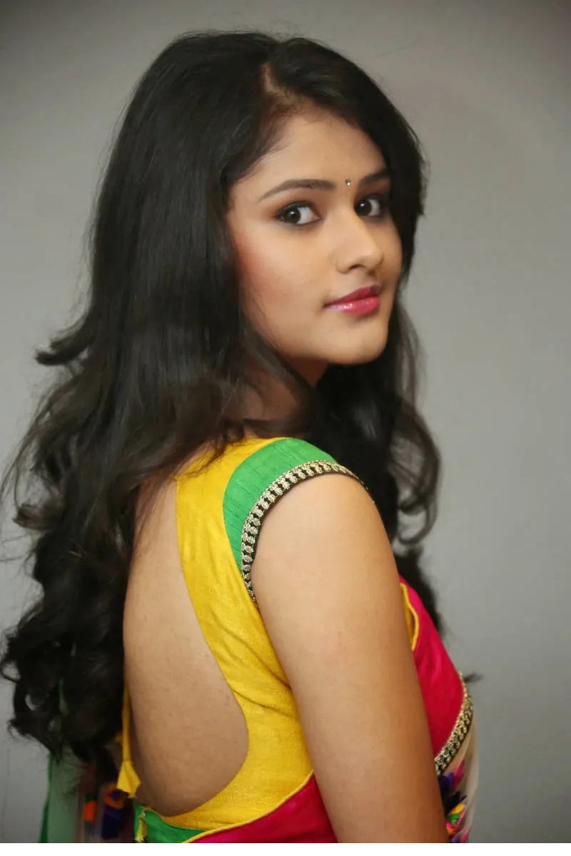kushi hot navel show in saree
