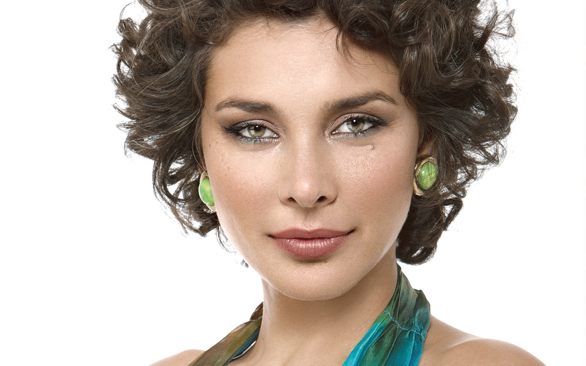 lisa ray sexy face wallpapers