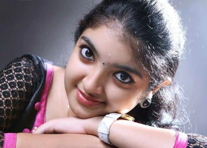 malavika nair hd wallpaper