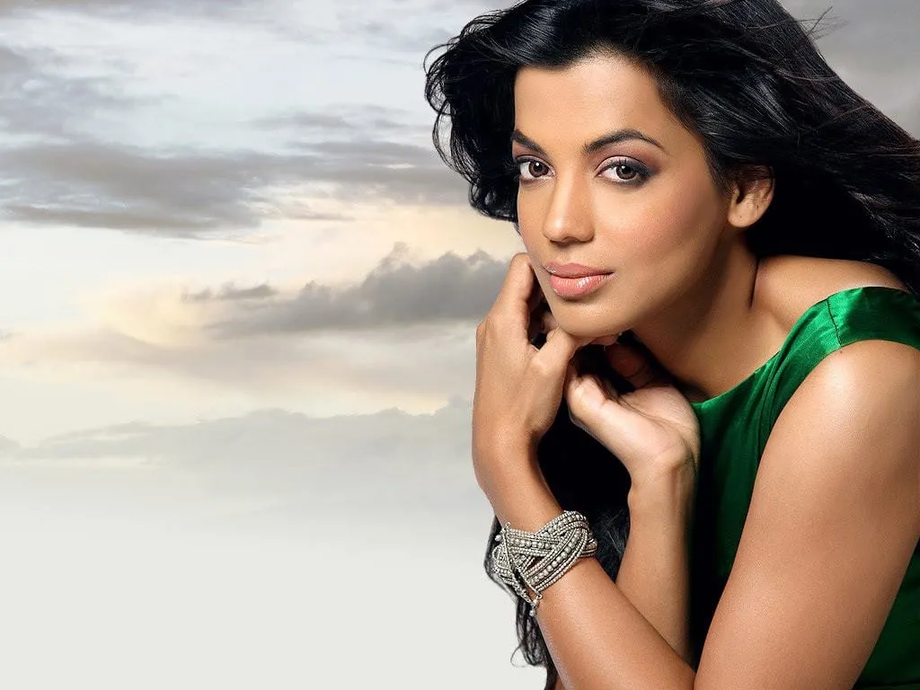 mugdha godse wallpaper