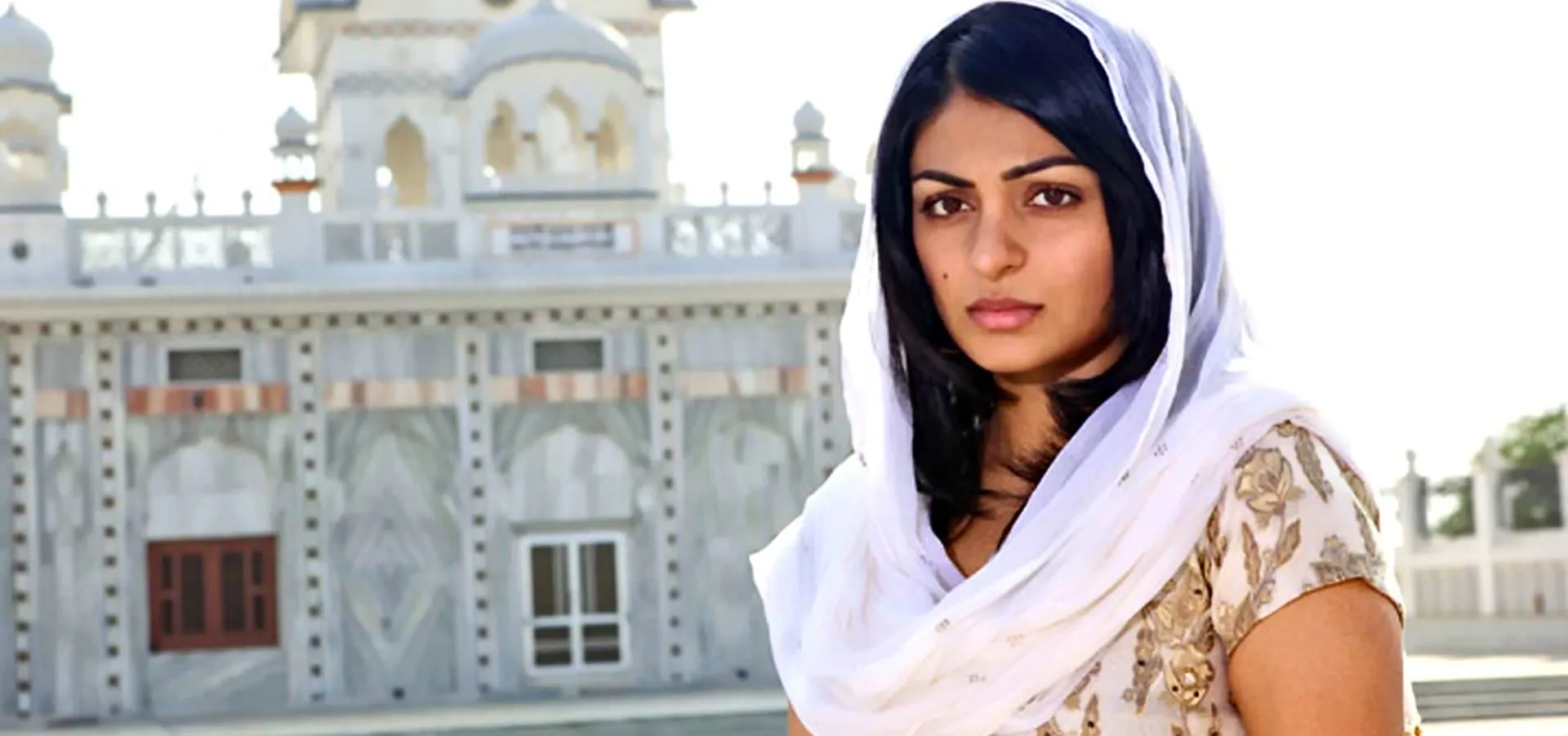 neeru bajwa near gurudwara