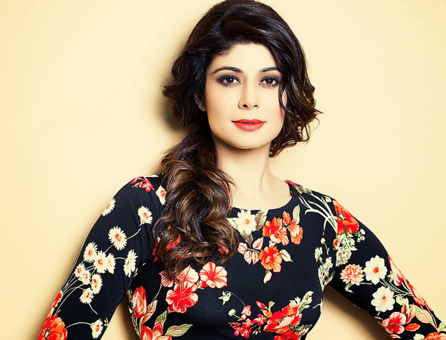 pooja-batra-wallpaper