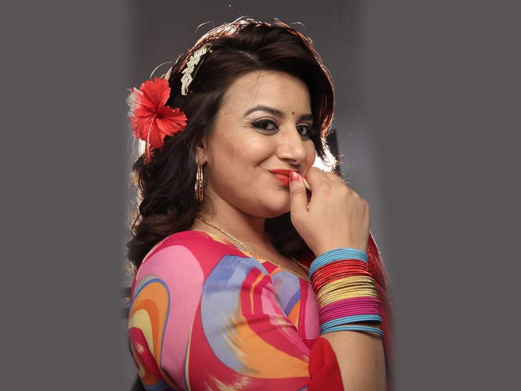 pooja-gandhi-cute-smile