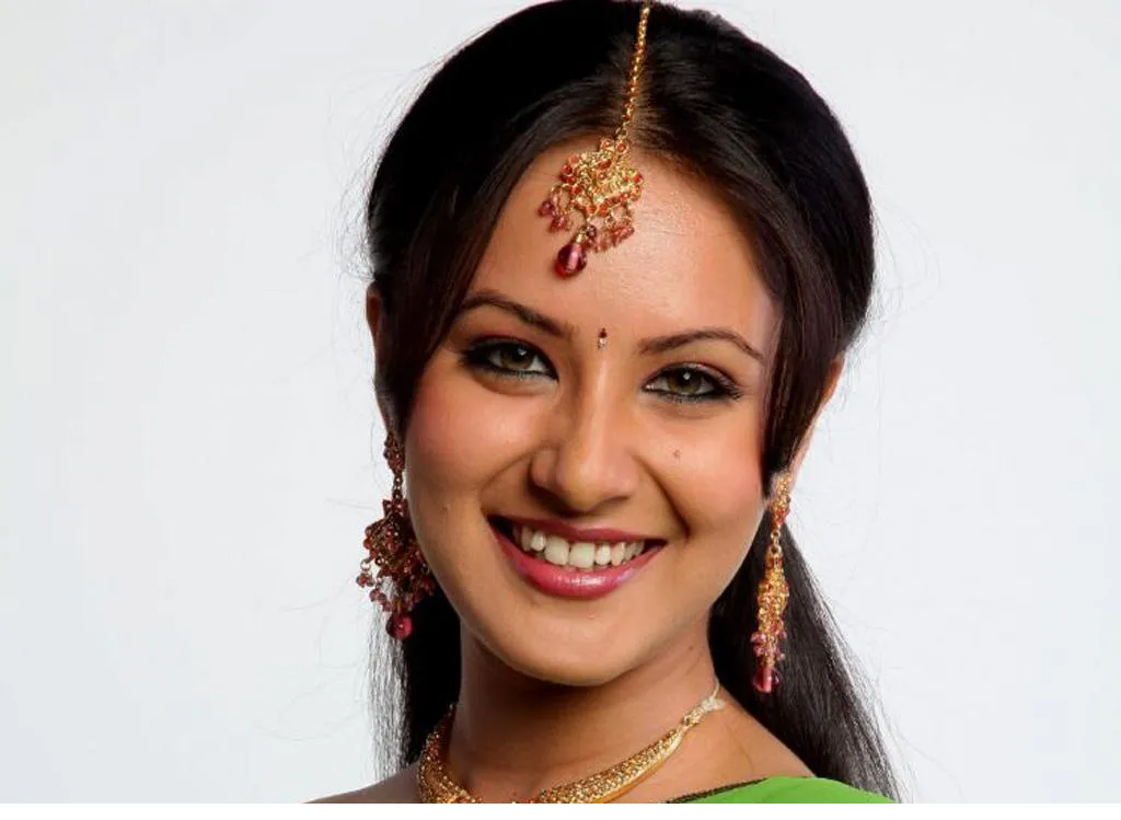 pooja bose beautiful face wallpapers