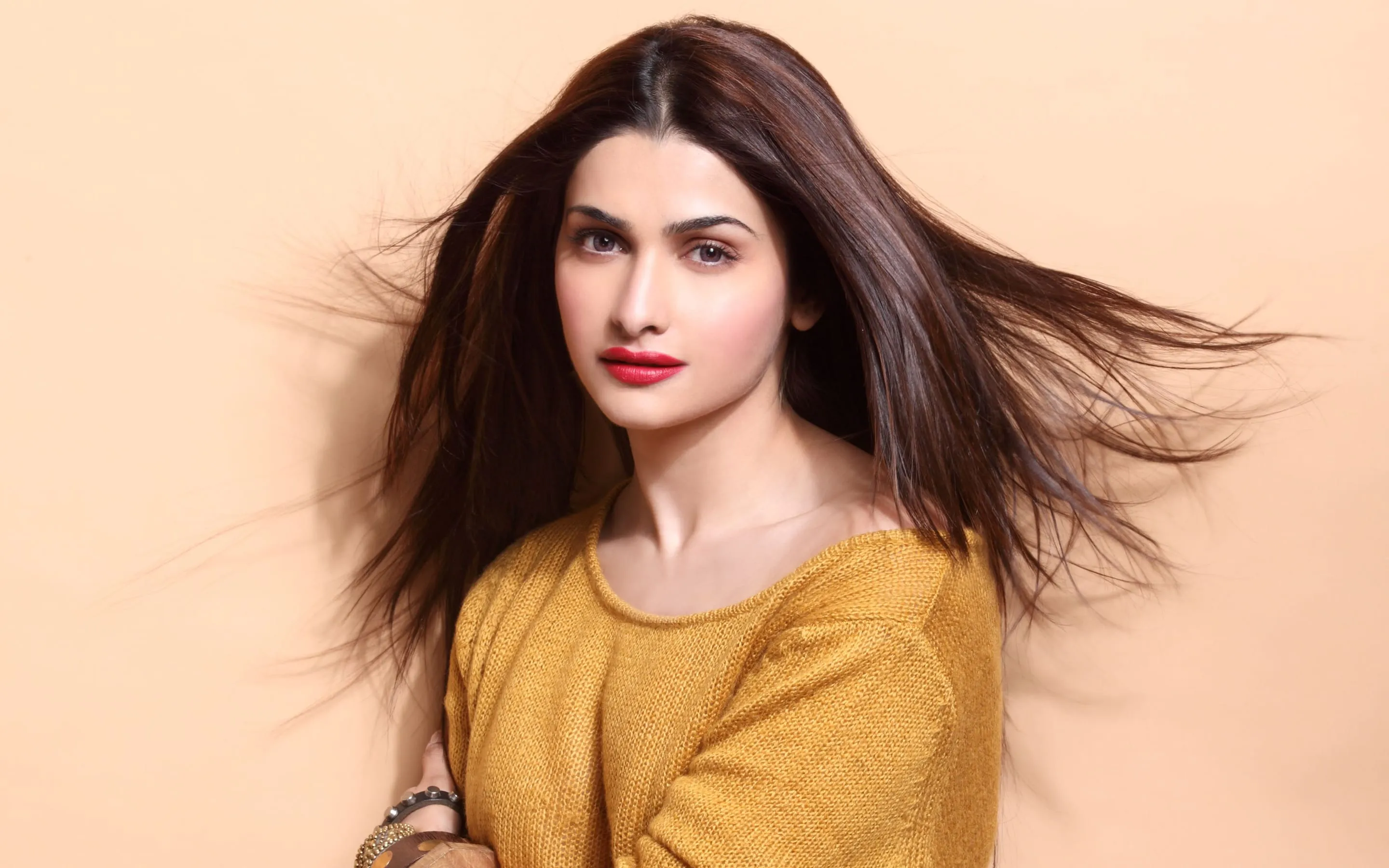 prachi desai wide wallpapers