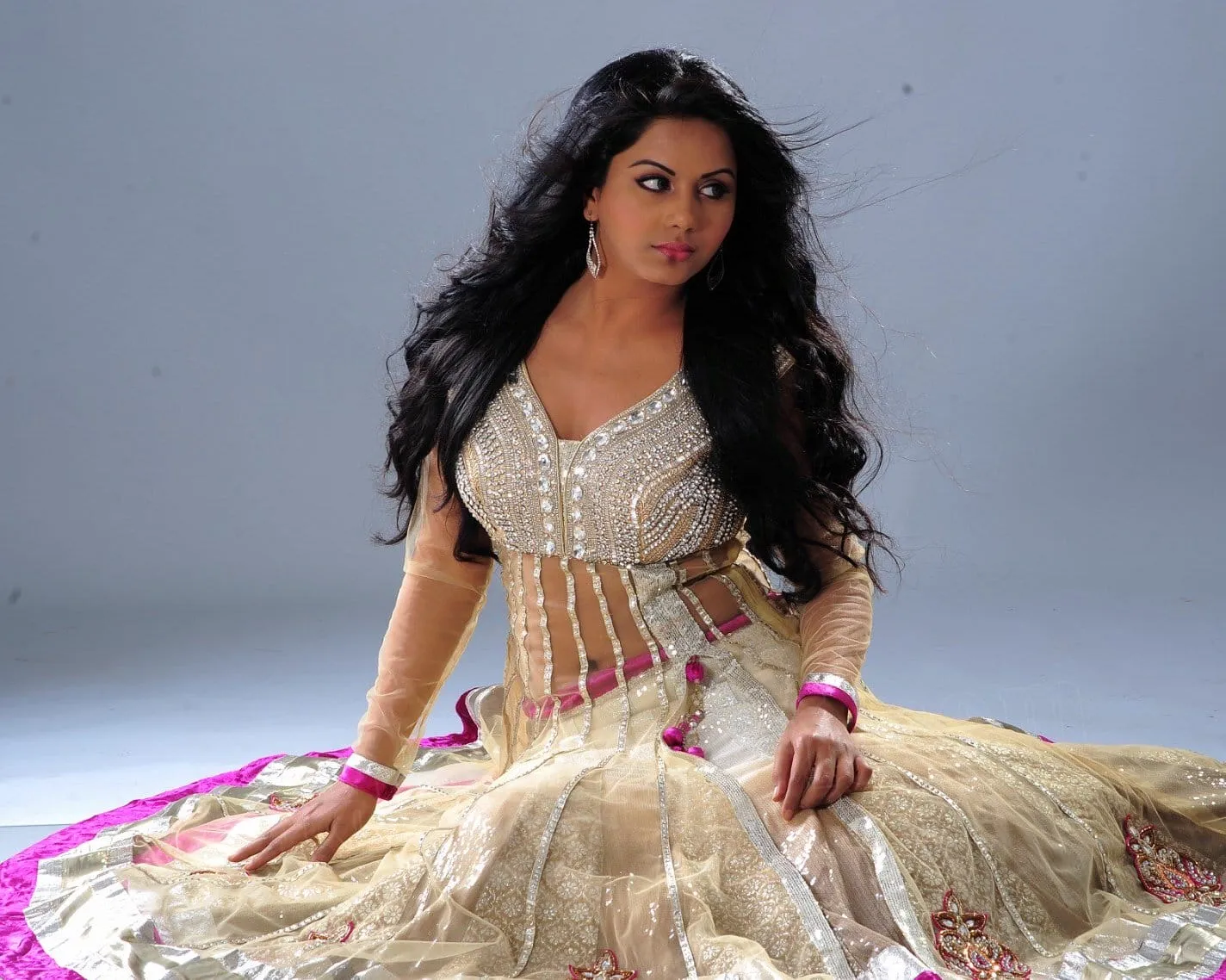 rachana maurya hot cute wallpaper