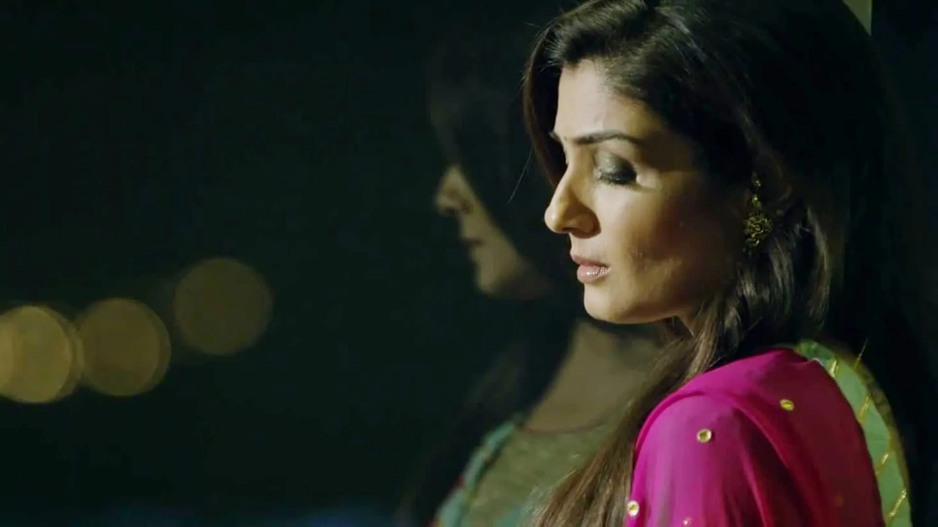 raveena tandon shab background wallpaper