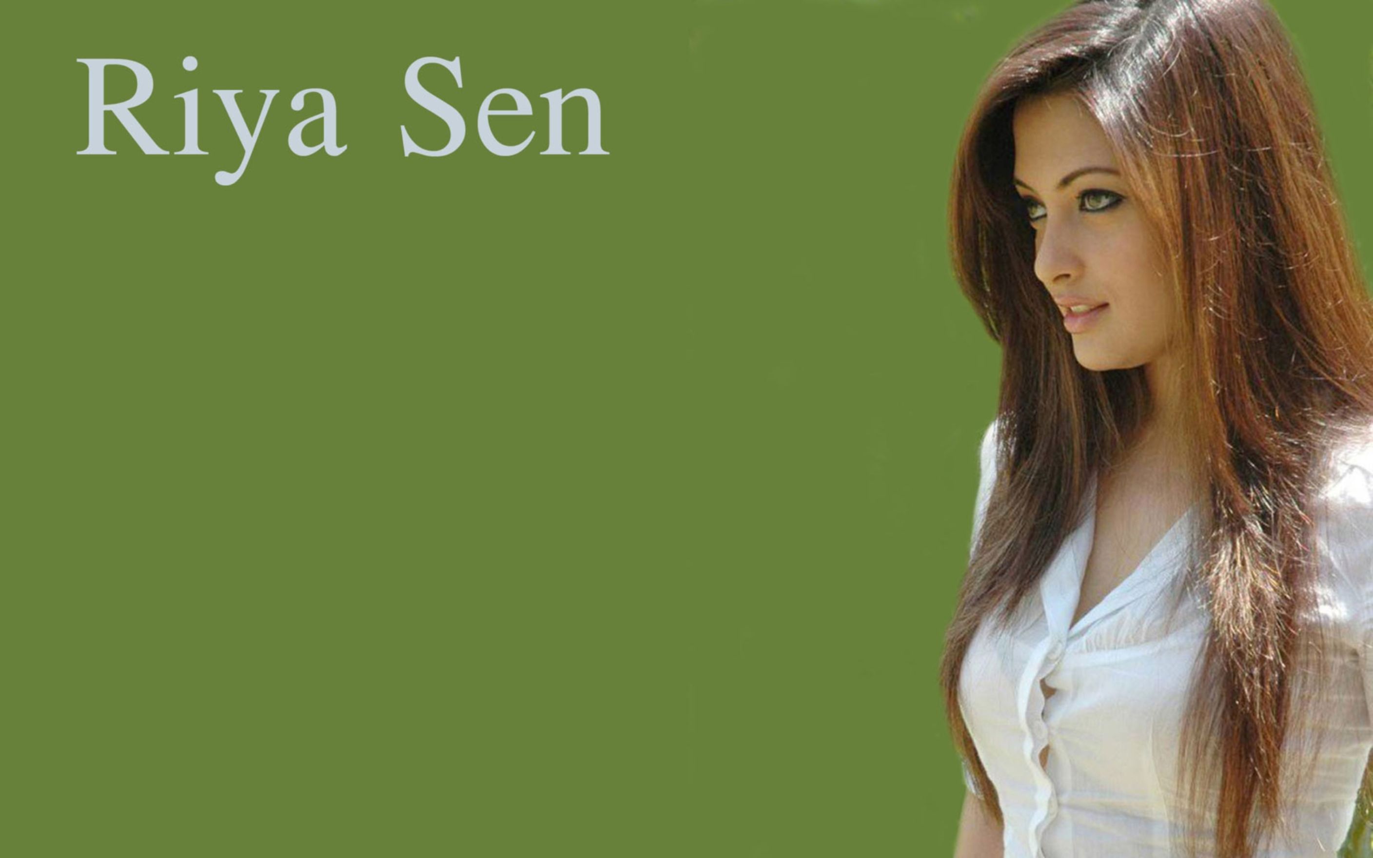riya sen cute wallpapers